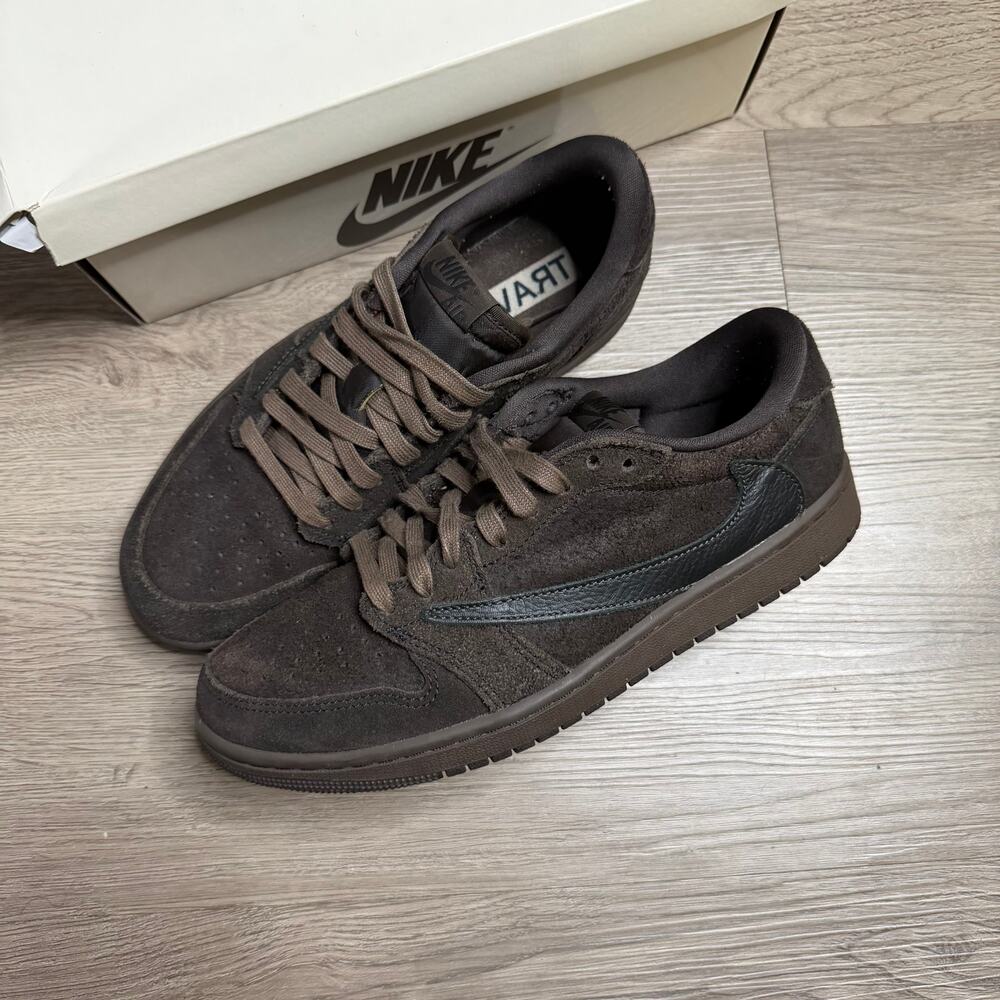 Jordan 1 Retro Low OG SP Travis Scott Velvet Brown